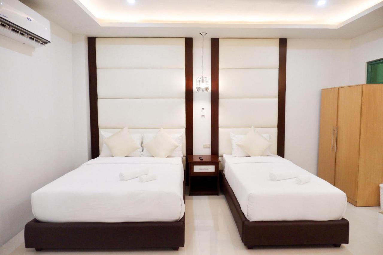 D And R Travellers Inn Naga  Экстерьер фото